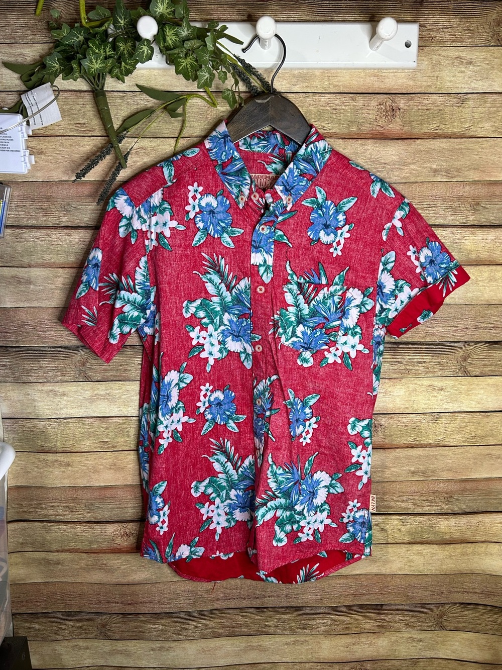 Brooklyn Cloth Hawaiian Shirt Red Floral Men’s Size Small